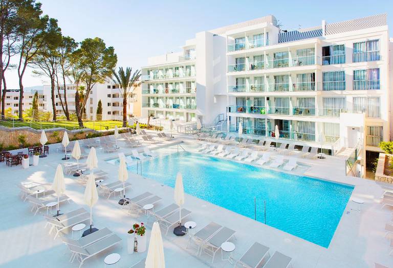 Day Pass with lunch Reverence Hotels Day Pass with lunch Reverence Hotels