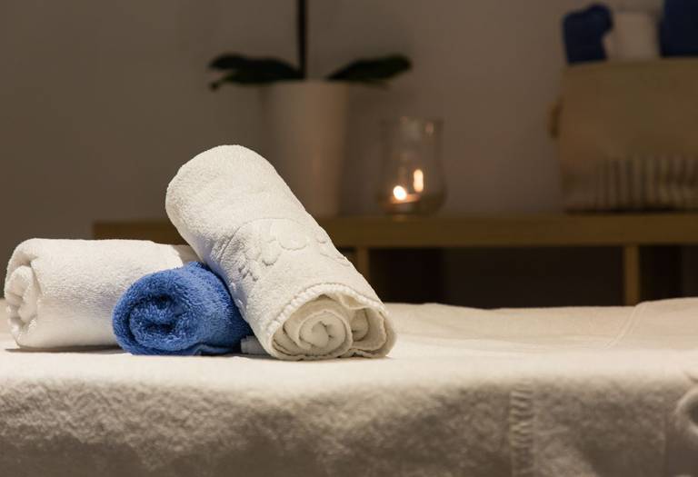 Day Pass with lunch and massage 15 minutes Reverence Hotels Day Pass with lunch and massage 15 minutes Reverence Hotels
