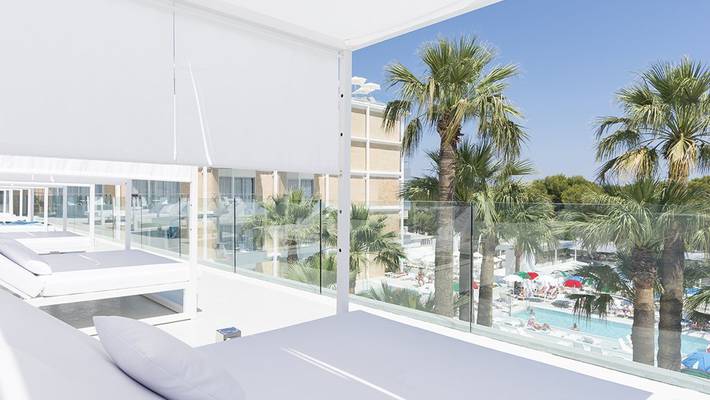 Privilege bali bed Reverence Mare Hotel Palmanova, Majorca Privilege bali bed Reverence Mare Hotel Palmanova, Majorca