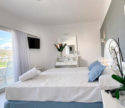 Camera comfort vista mare laterale Reverence Life Hotel Santa Ponsa Camera comfort vista mare laterale Reverence Life Hotel Santa Ponsa