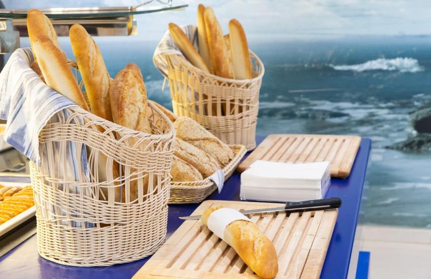 Colazione a buffet Hotel Reverence Mare Hotel Palmanova Colazione a buffet Hotel Reverence Mare Hotel Palmanova