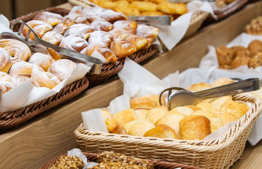 Colazione a buffet Hotel Reverence Mare Hotel Palmanova Colazione a buffet Hotel Reverence Mare Hotel Palmanova
