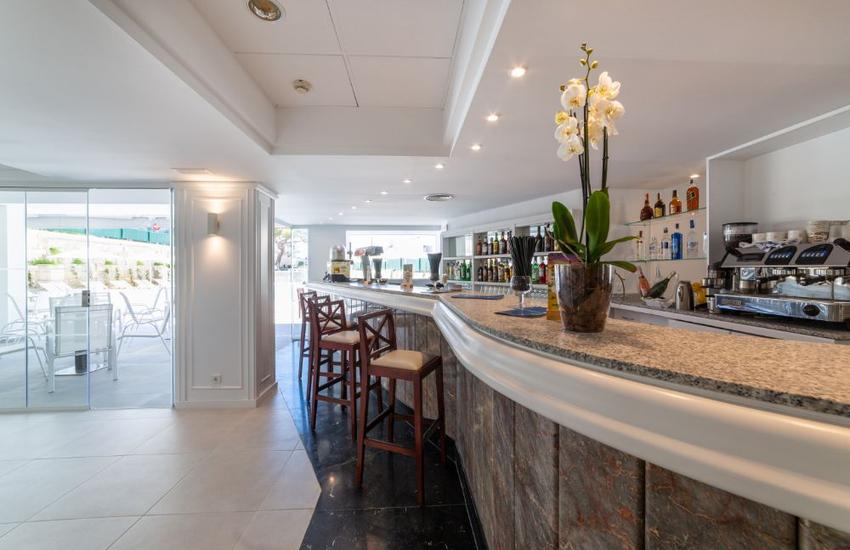 Bar Reverence Life Hotel Santa Ponsa Bar Reverence Life Hotel Santa Ponsa