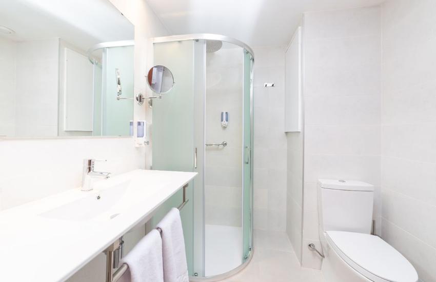 Bagno Reverence Life Hotel Santa Ponsa Bagno Reverence Life Hotel Santa Ponsa