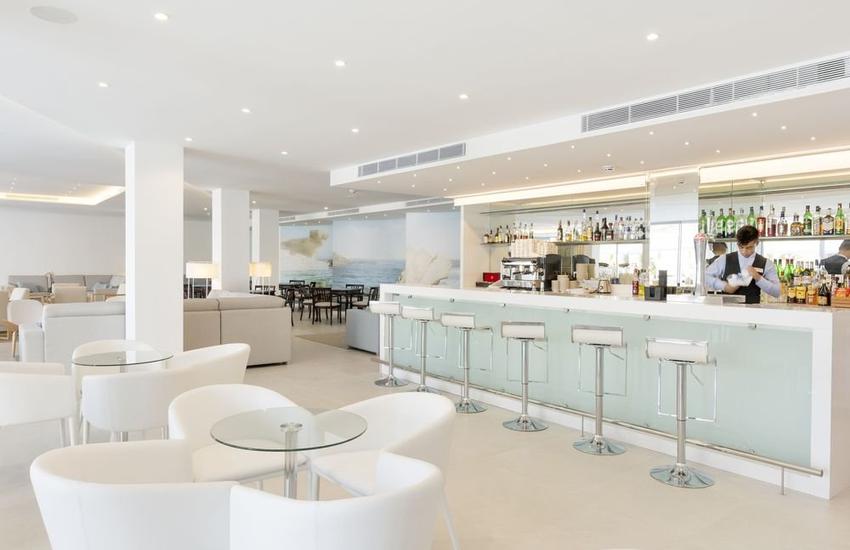 Bar Hotel Reverence Mare Hotel Palmanova Bar Hotel Reverence Mare Hotel Palmanova