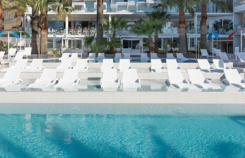 Piscina all'aperto Hotel Reverence Mare Hotel Palmanova Piscina all'aperto Hotel Reverence Mare Hotel Palmanova