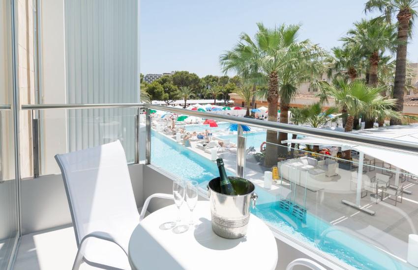 Camera deluxe Hotel Reverence Mare Hotel Palmanova Camera deluxe Hotel Reverence Mare Hotel Palmanova