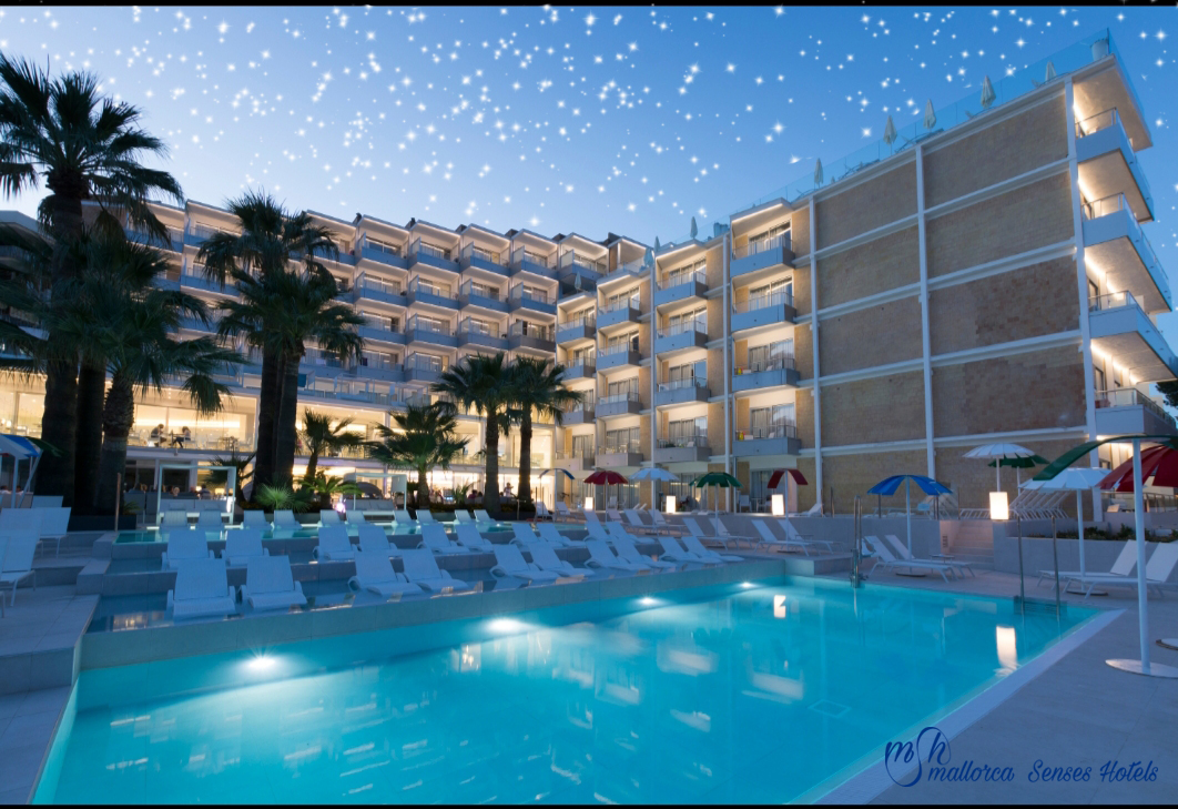 Saremo di nuovo felici Reverence Hotels Saremo di nuovo felici Reverence Hotels